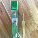 Crochet Hook with Metal Head